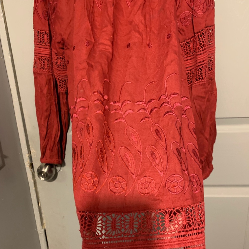 Red Manda Collection Top - Picture 2 of 4